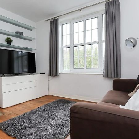 2 Bedroom Apartment In Waterloo Central 런던 외부 사진