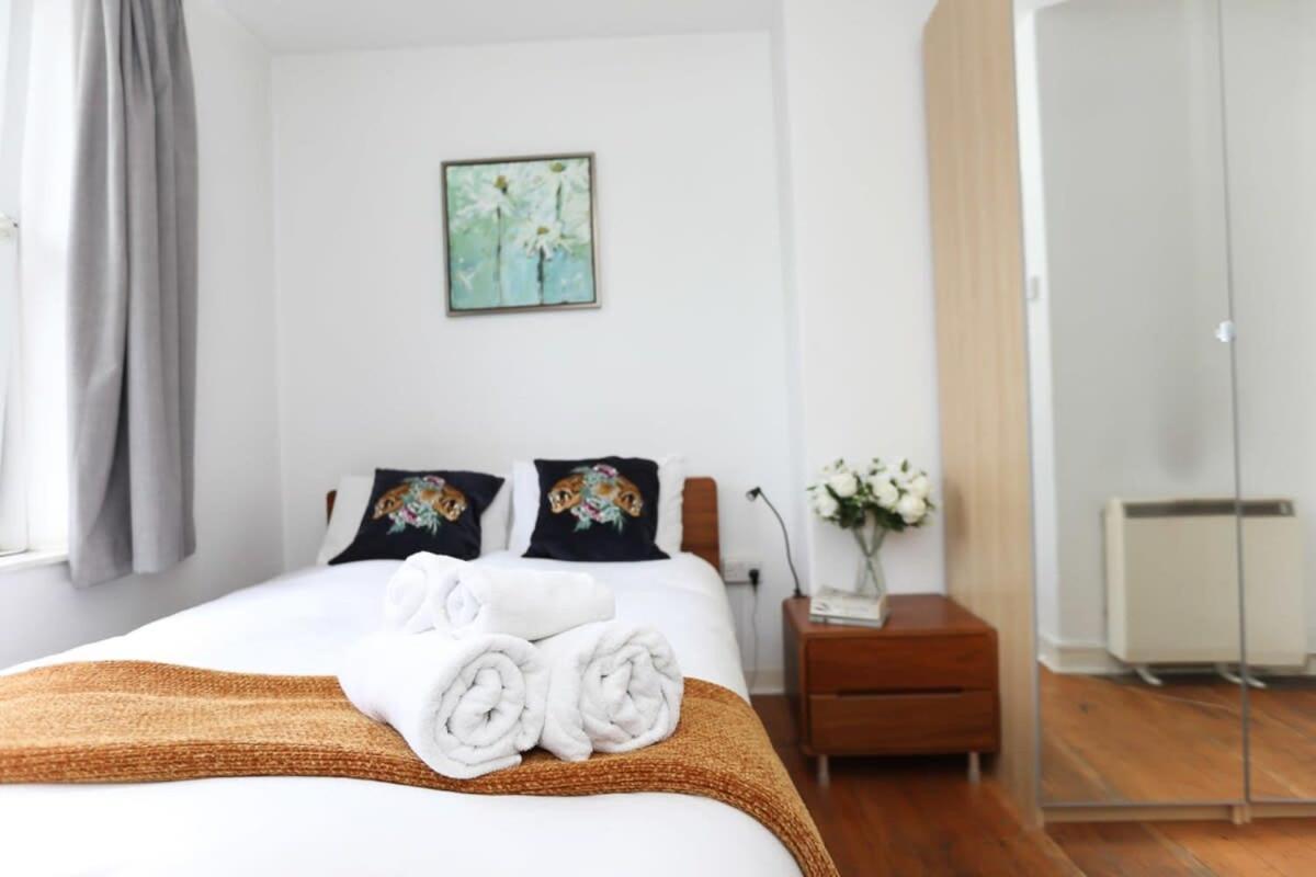 2 Bedroom Apartment In Waterloo Central 런던 외부 사진