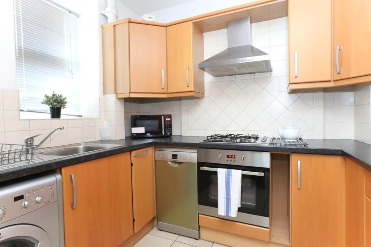 2 Bedroom Apartment In Waterloo Central 런던 외부 사진