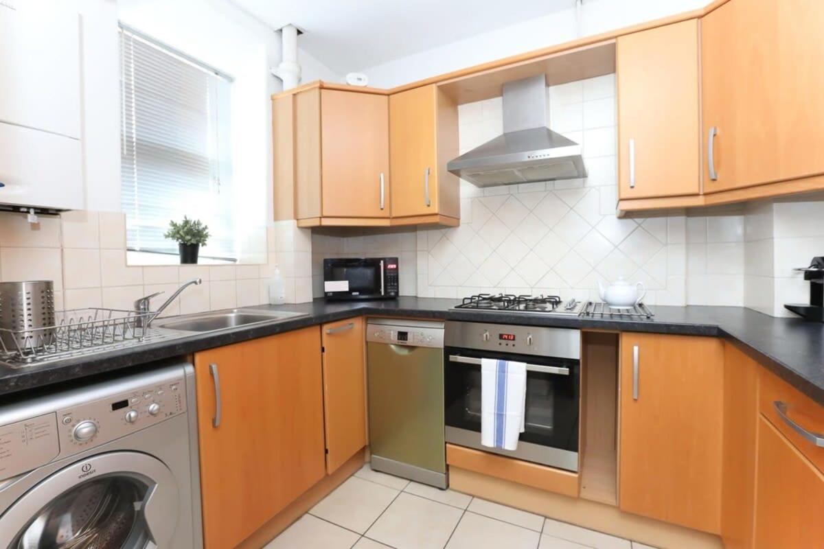 2 Bedroom Apartment In Waterloo Central 런던 외부 사진