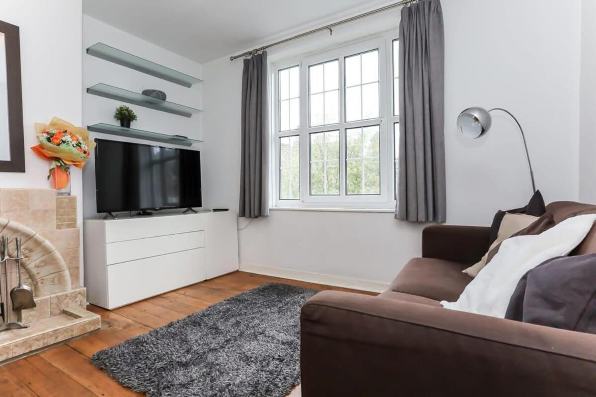2 Bedroom Apartment In Waterloo Central 런던 외부 사진