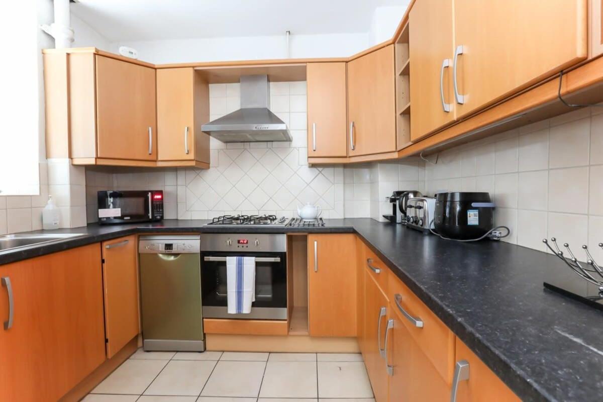 2 Bedroom Apartment In Waterloo Central 런던 외부 사진